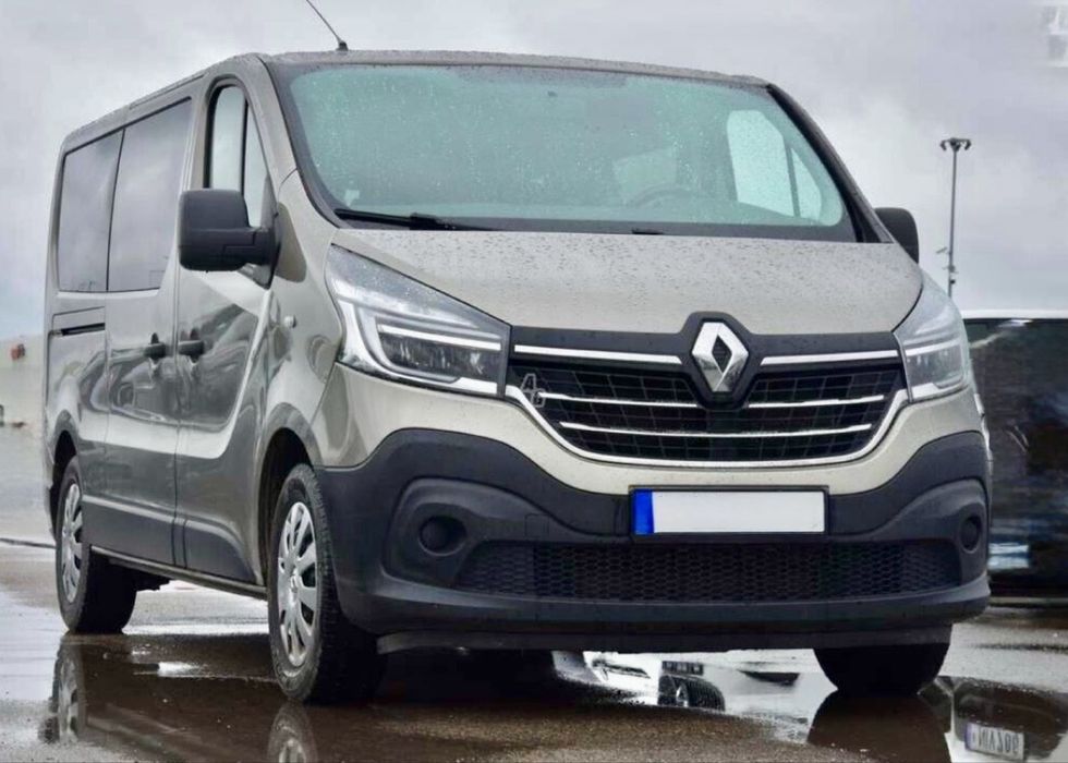 Wynajem Renault Trafic  9-osobowy – długa wersja