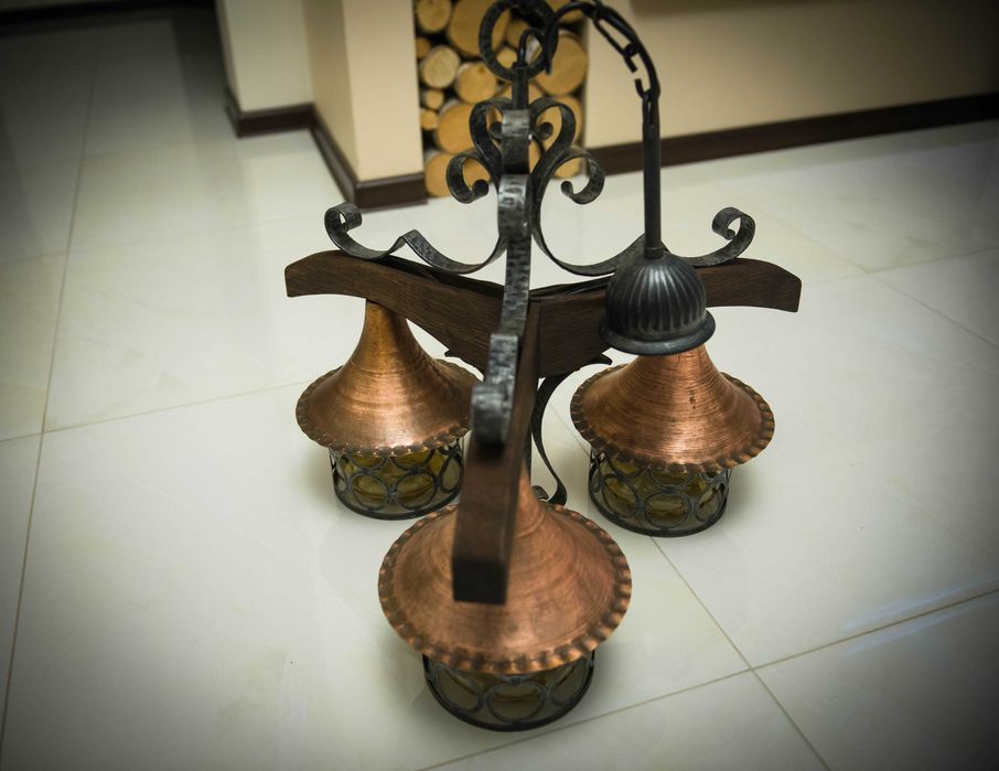 Żyrandol trójramienny z kinkietem