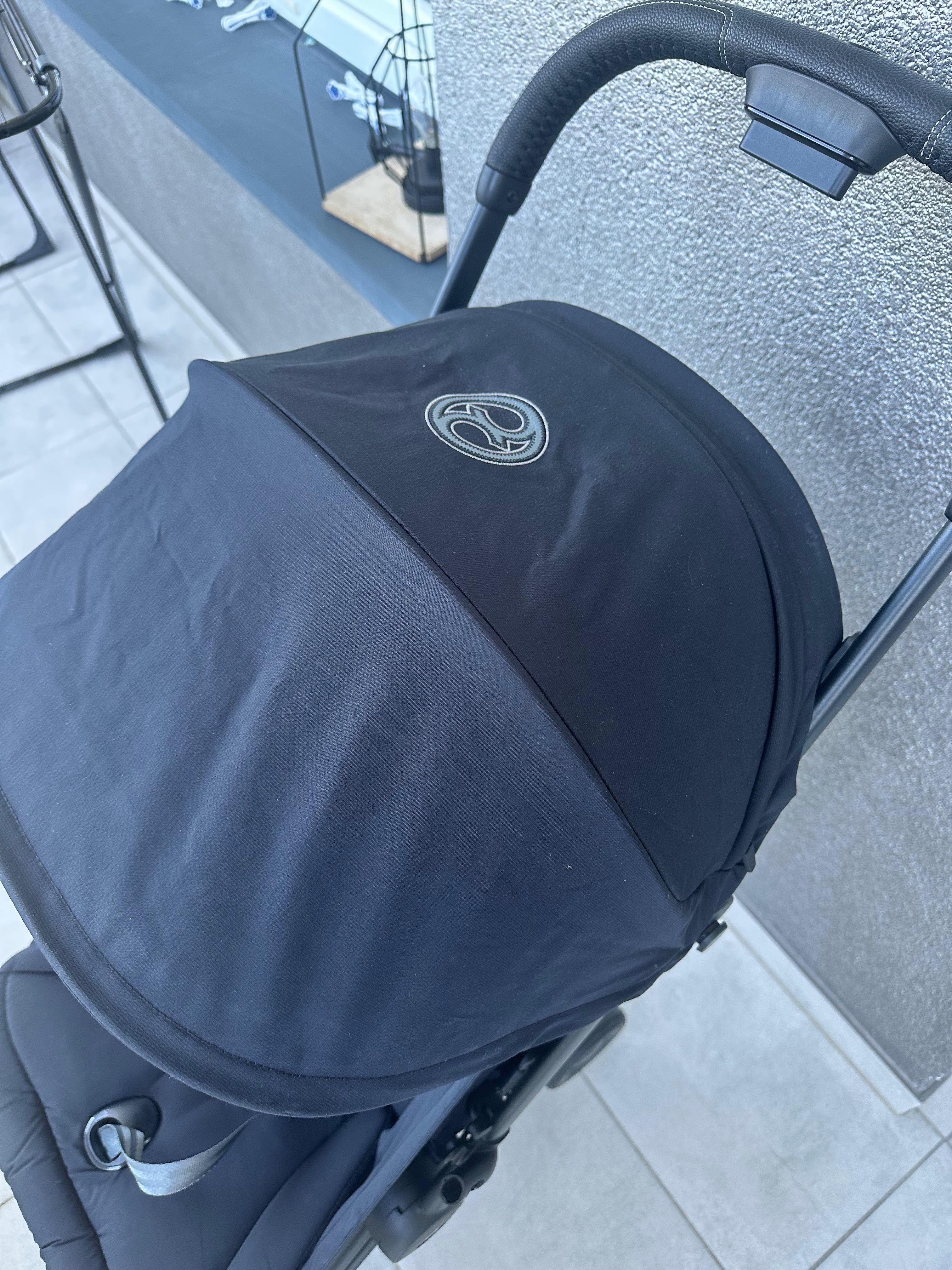 Cybex Coya z ramą Matt Black