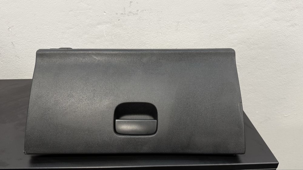 porta luvas Peugeot 308 limousine ano 2008