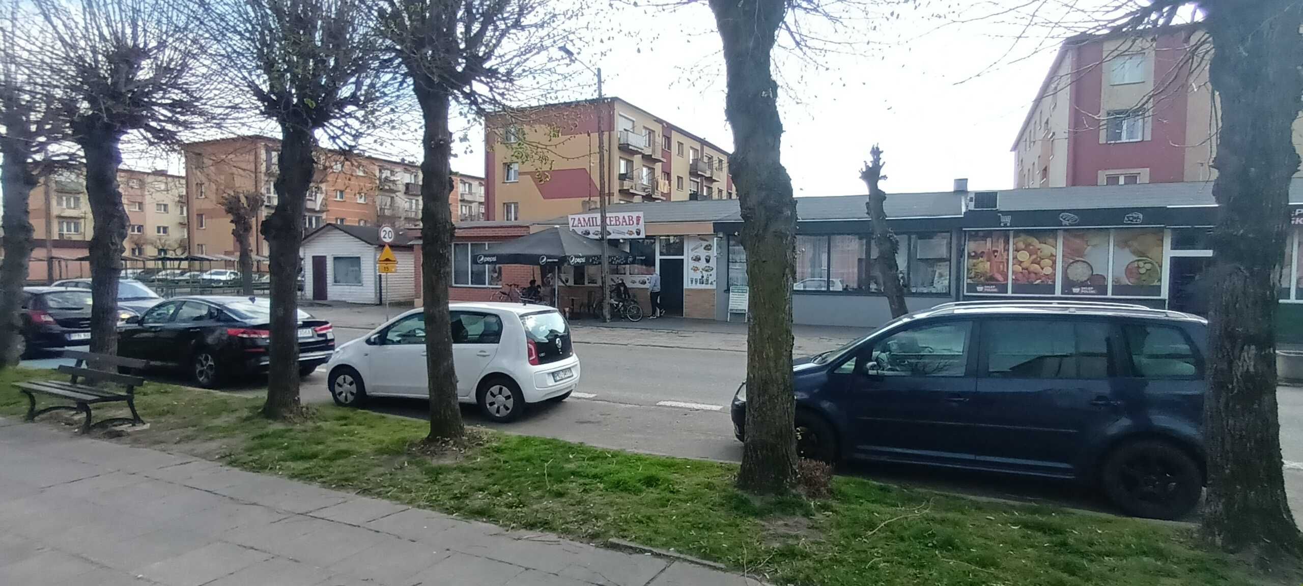 Sprzedam lokal 70m2 uslu-handlawy.Umowa najmu.Po remoncie.OKAZJA.Tanio