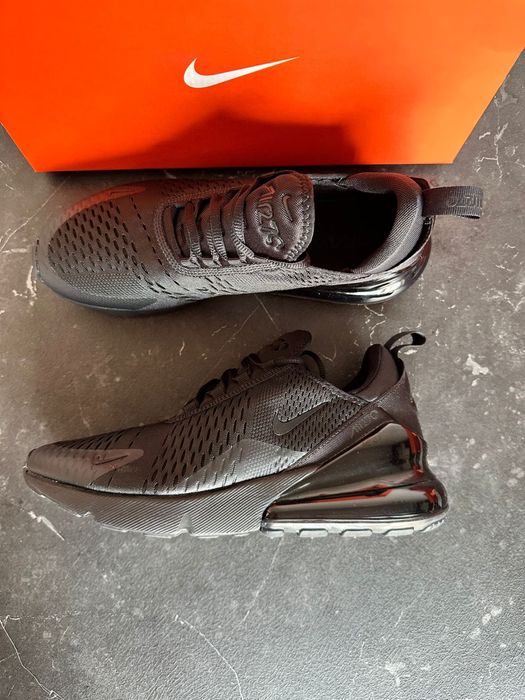 Nike Air Max 270 “Triple Black” | Rozmiar 42.5 EU
