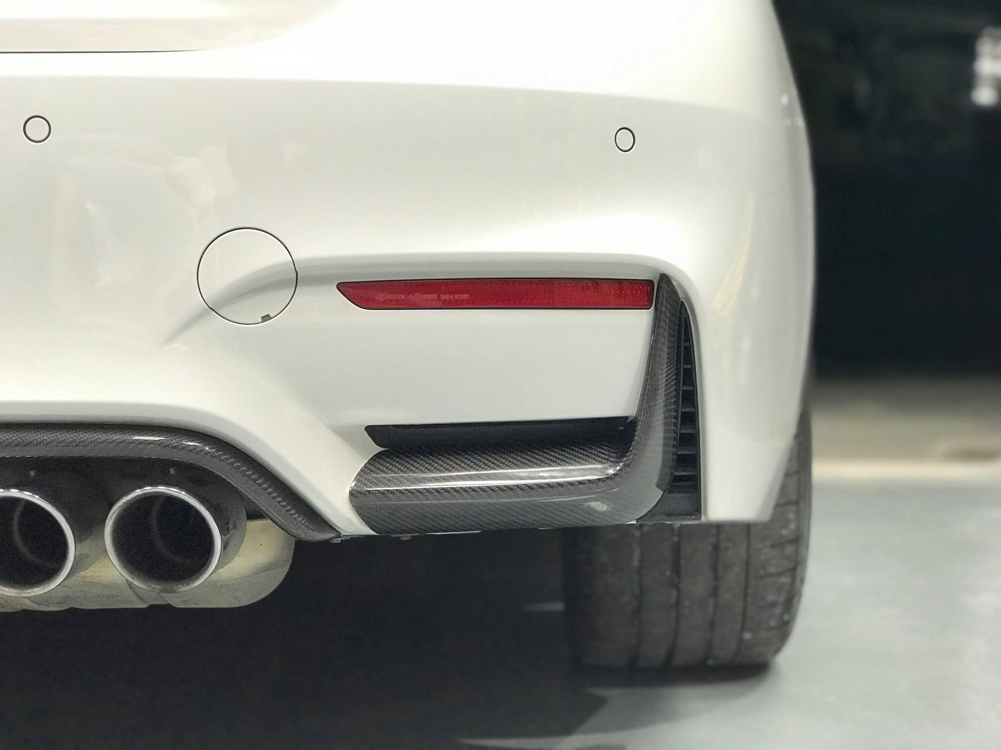 Клыки сплиттеры карбон в задний бампер BMW M3 M4 F80 F81 F82 F83