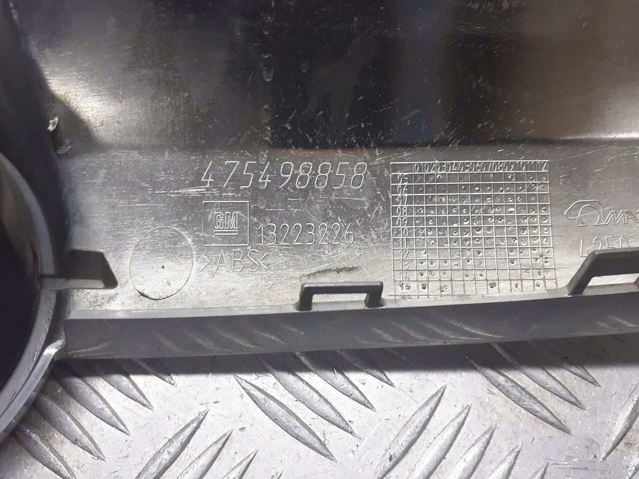 Atrapa Gril Grill Opel Corsa d 1.3 Cdti