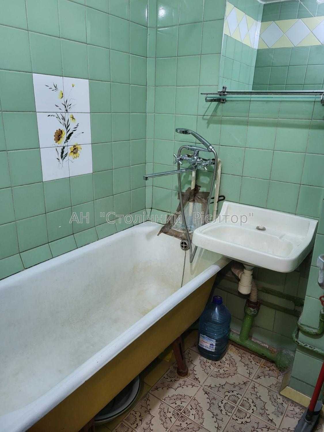 Продаж 2-кімнатної квартири, вул.В.Черчилля, біля м.Дарниця.