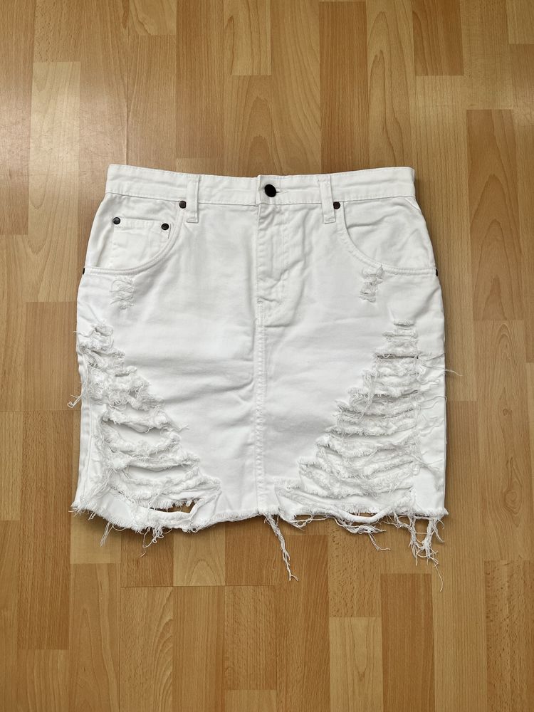Спідниця біла джинсова PrettyLittleThikg 12p 38/40р М/L