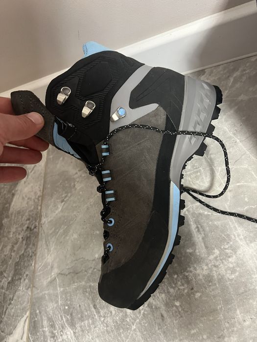 Трекінгове жіноче взуття MAMMUT 40 розмір