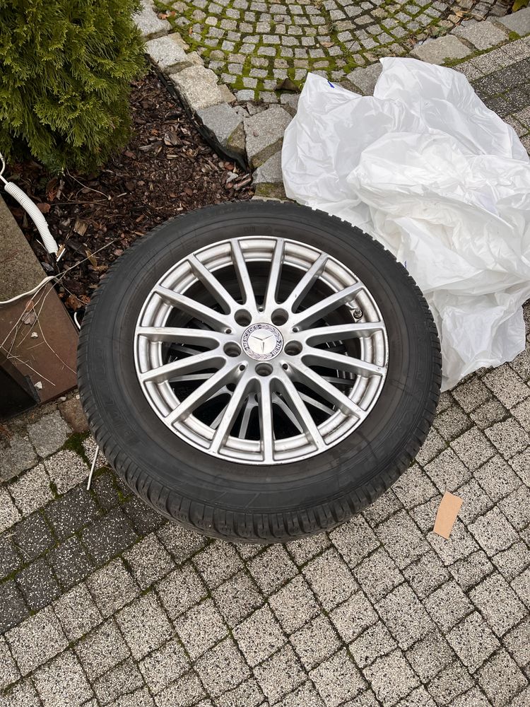 Felgi z oponami zimowymi Mercedes 205/60r16