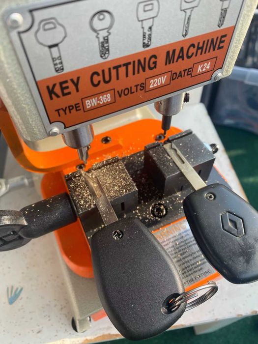 Nowe!! Kompaktowe domowe urządzenie do dorabiania kluczy 230V