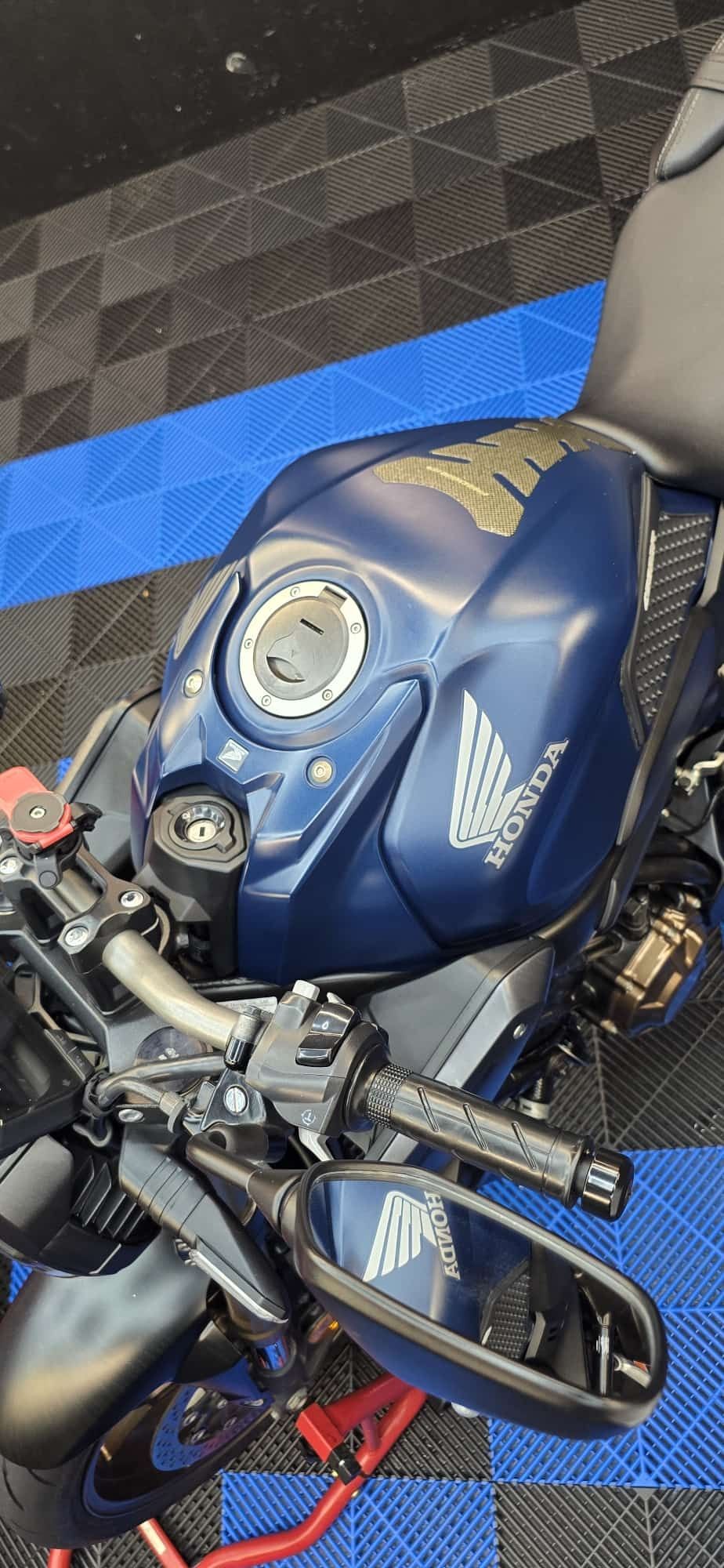 Honda CB650R 2023