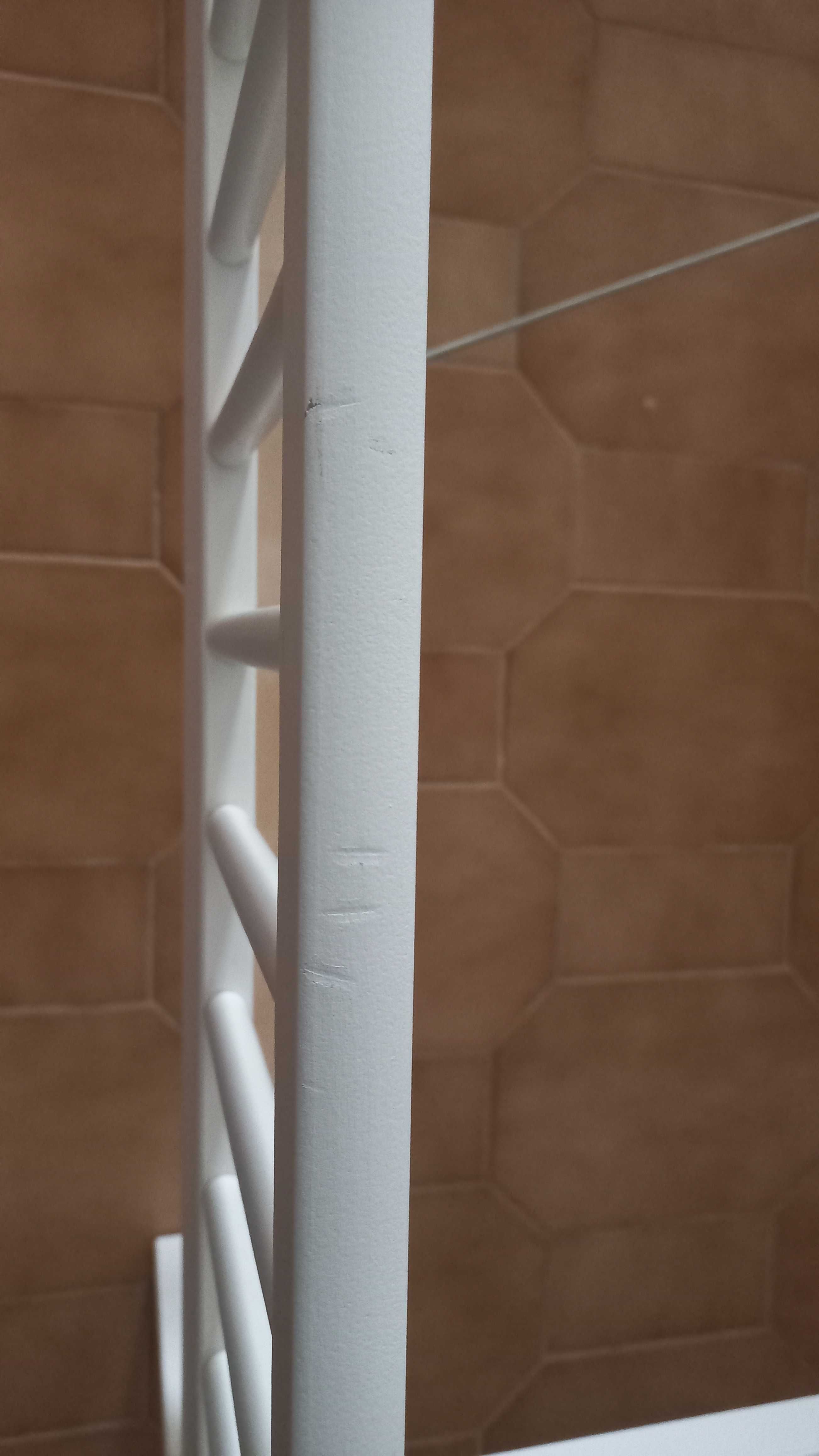 Cama pequena criança com ripado, madeira lacada 167×76 e estrado IKEA