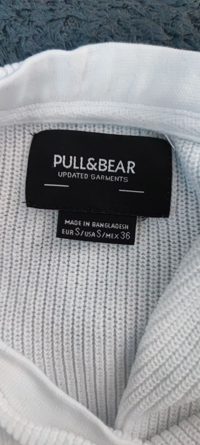 Biała bluza pull & bear