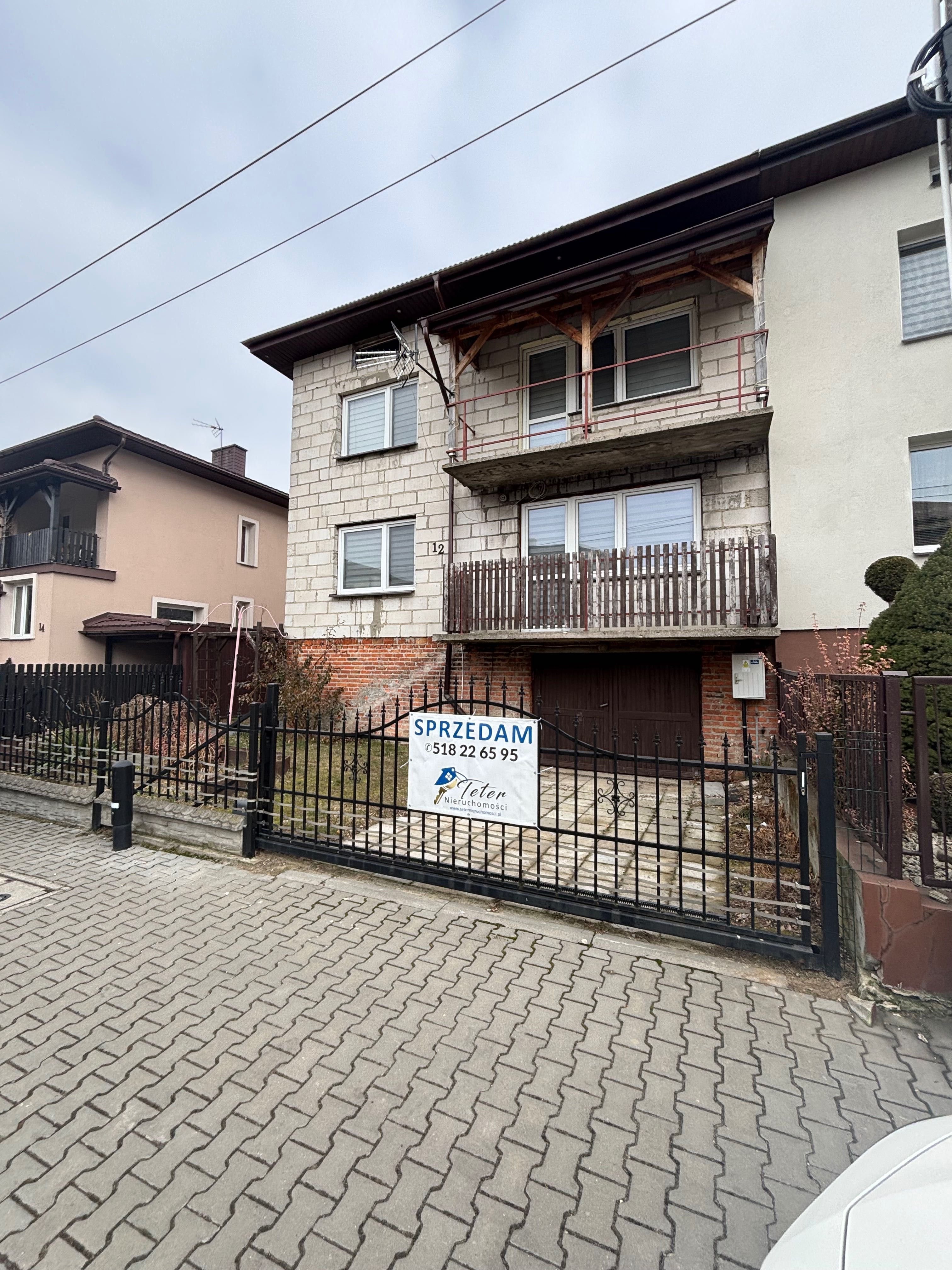 Duzy dom 6 pokoi 2 lazienki zabudowa blizniacza ok 180m2 dzialka ok 3a