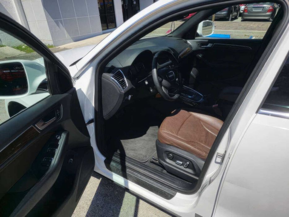 Audi Q5      2015