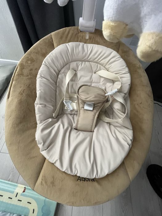 Крісло-гойдалка, заколисуючий центр, Carrello Adora CRL-10305