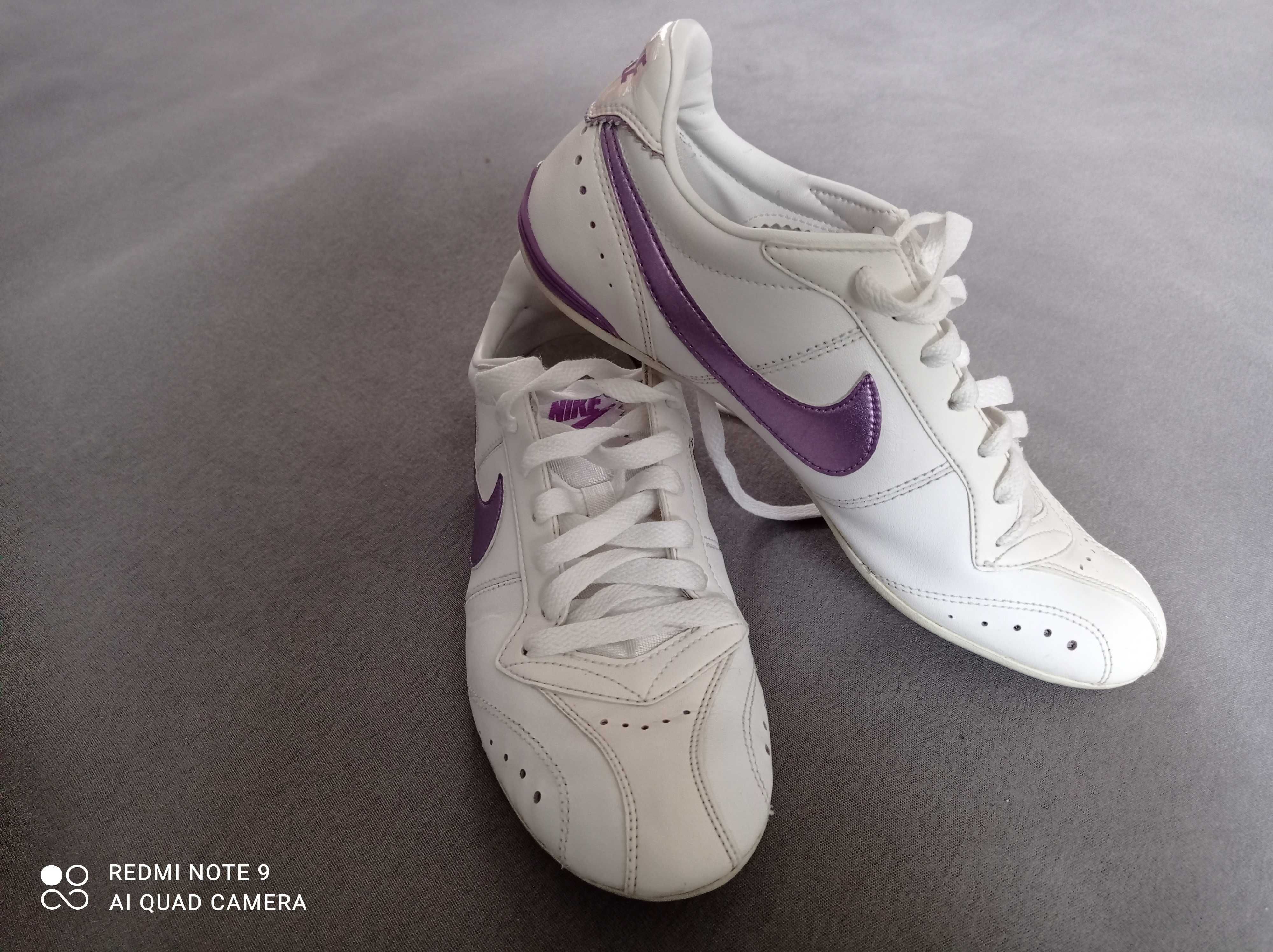 Białe buty Nike 38,5