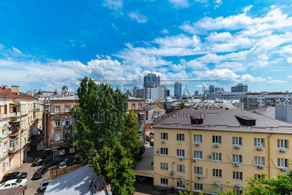 Большая Васильковская купити квартиру в центрі, 100 м2, рядом Гулливер