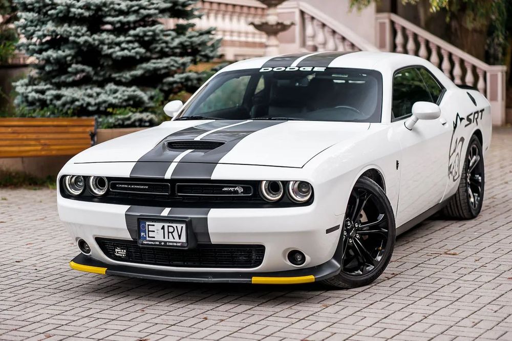 Dodge Challenger 5,7hemi,pakiet SRT,alcantara, stan perfekcyjny, ew.zamiana na tańsze