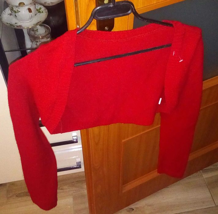 Sweterek bolerko  damski  rozmiar  M