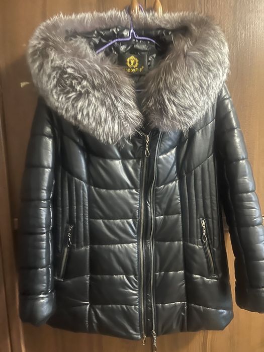 Зимова кожана куртка