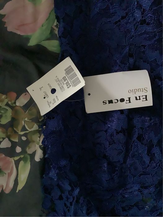 Nowa szafirowa sukienka midi za kolano En Focus Studio 8