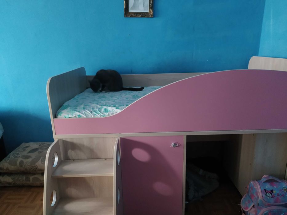 Срочно продам дитяче ліжечко для дівчинки.