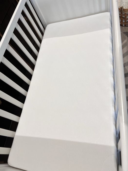 Berço IKEA com colchão