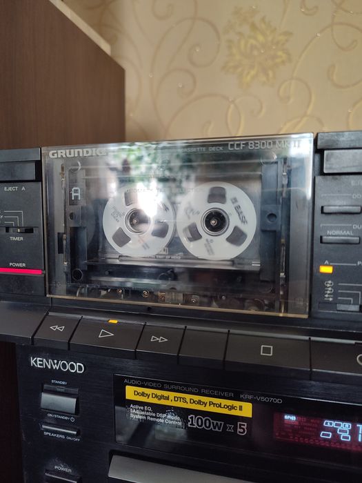 двухкассетная дека GRUNDIG CCF8300МК II.