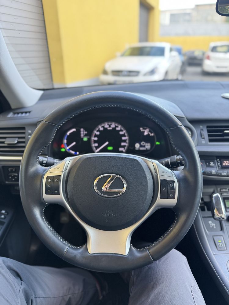 Lexus CT200H niski przebieg