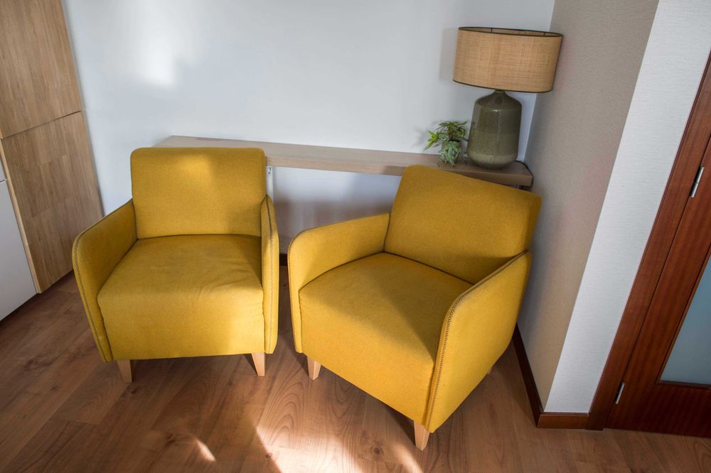 Conjunto com 2 Poltronas Modernas – Amarelo Mostarda