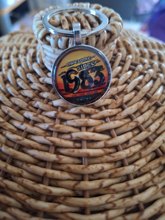 Brelok do kluczy vintage 1983 prezent urodziny mikołajki