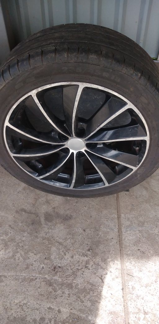 Продам шини з дисками r18
