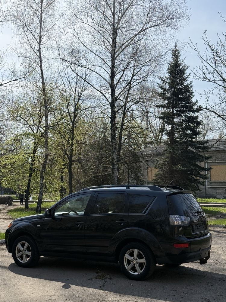 Mitsubishi Outlander полный привод