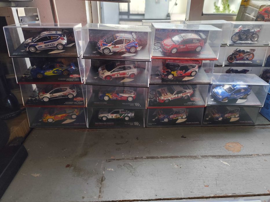Carros miniatura do Mundial de Rallyes