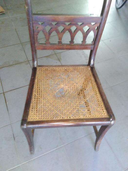 Conjunto Mesa e 8 cadeiras em mogno, tipo inglês , para restauro