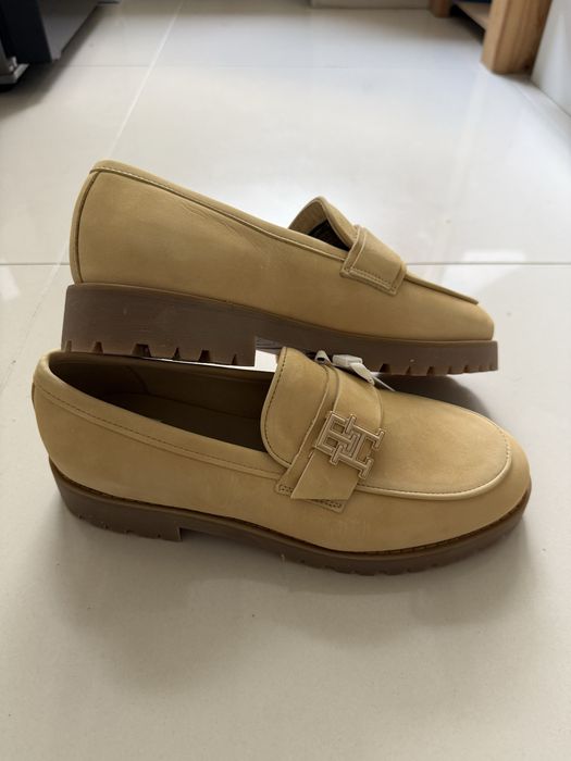 Skórzane loafersy mokasyny TOMMY HILFIGER nowe z metką r. 40 beżowe