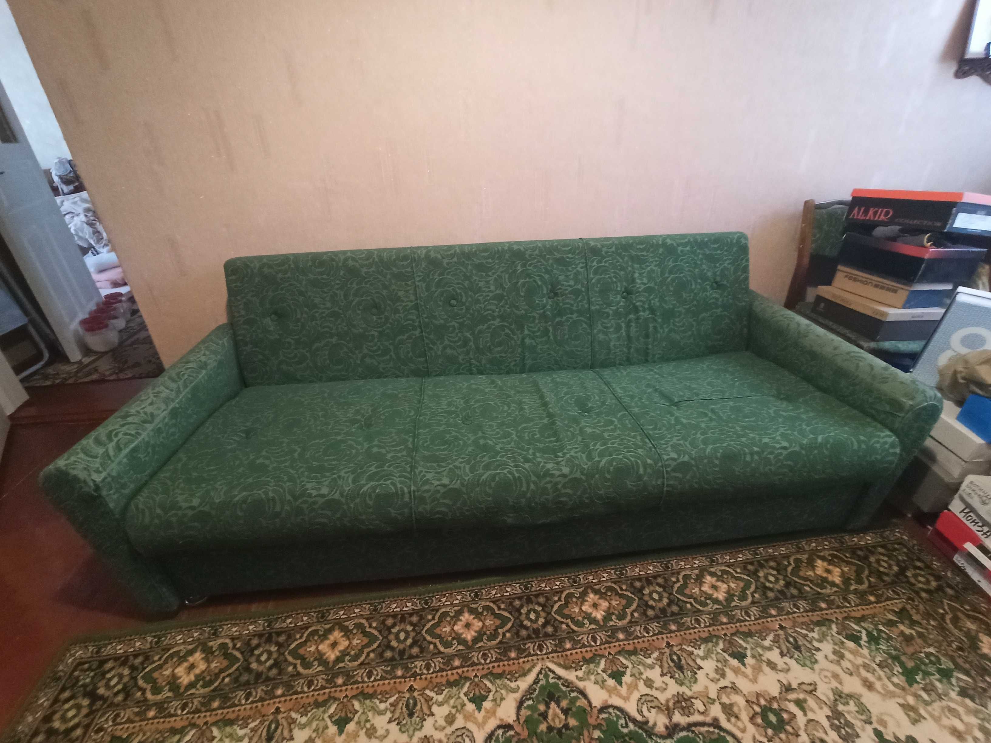 Продам диван б/в в нормальному стані
