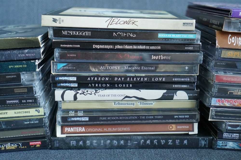 Kompakty z muzyką metal, rock, prog