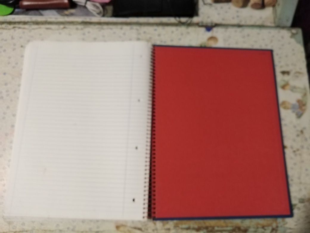 Vendo material escolar de bom estado