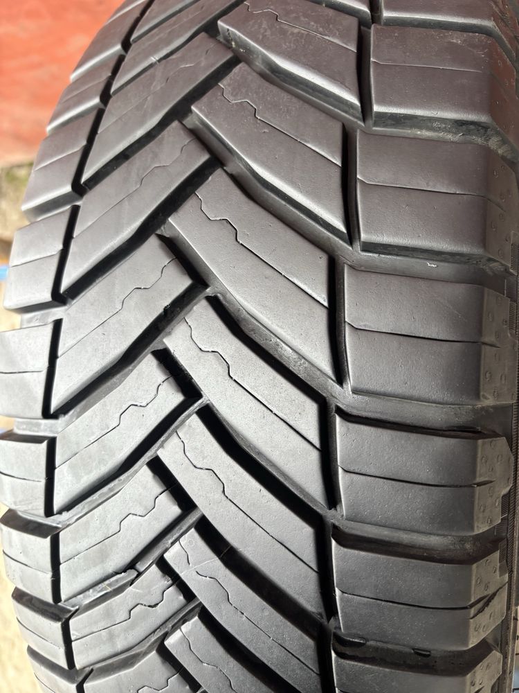 215/70/15c R15 Michelin Agilis CrossClimate всесезонка 1 шт