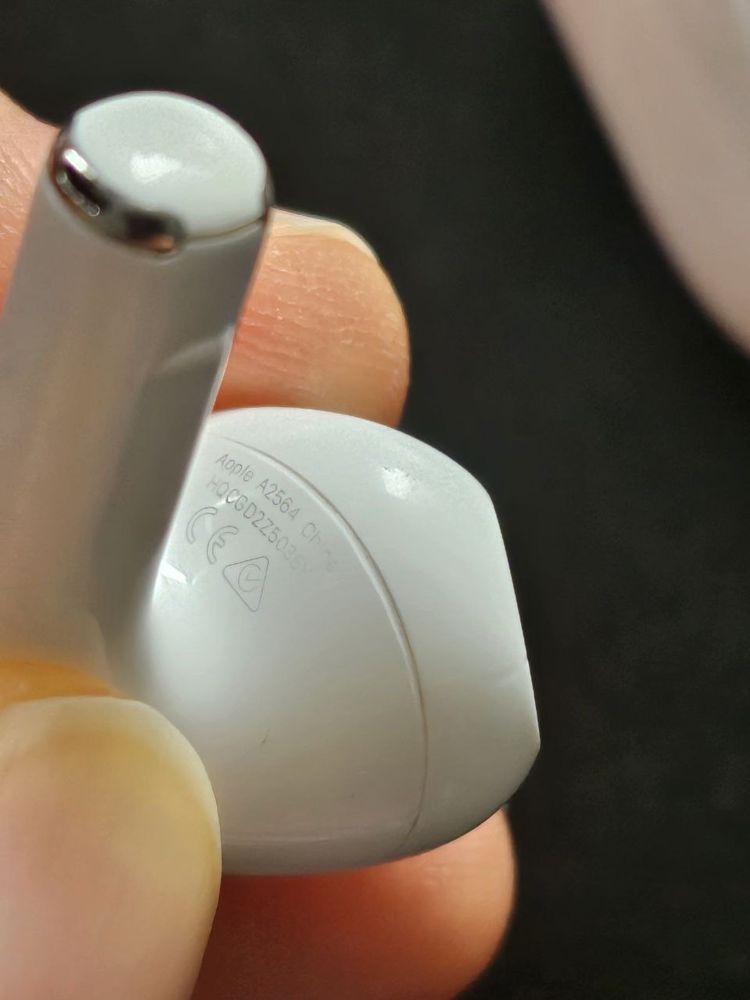 Apple AirPods 3 з підтримкою Mag Safe