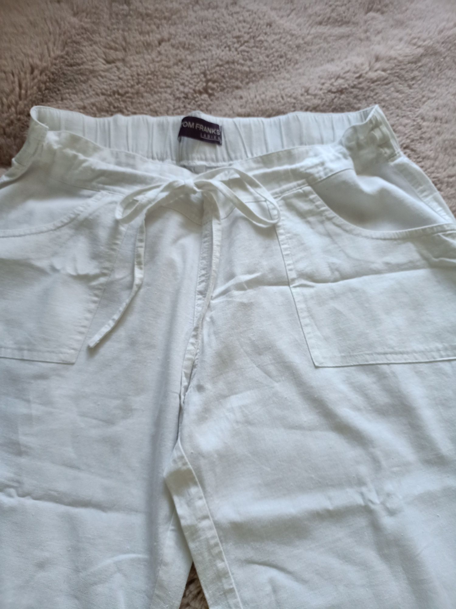 Białe kuloty rayon plus len