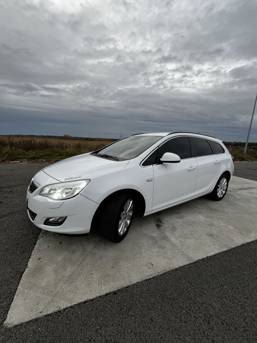 Продам Opel Astra 2011