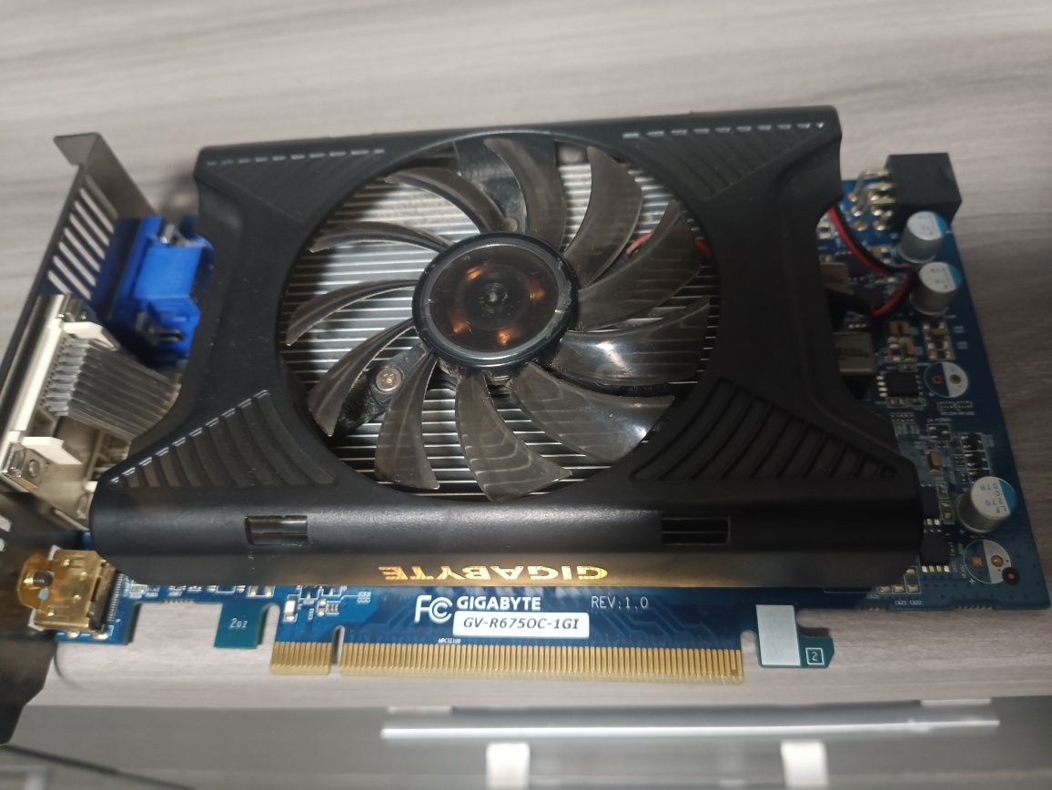 Видеокарта Gigabyte PCI-Ex Radeon HD6750 1024MB GDDR5 (128bit) (740/48