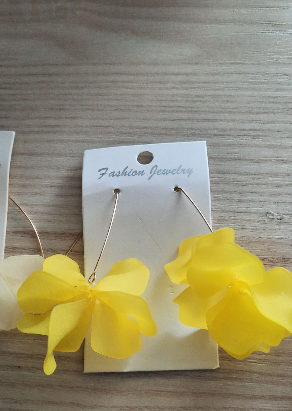 Kolczyki wiszące kwiaty płatki akrylowe żółte