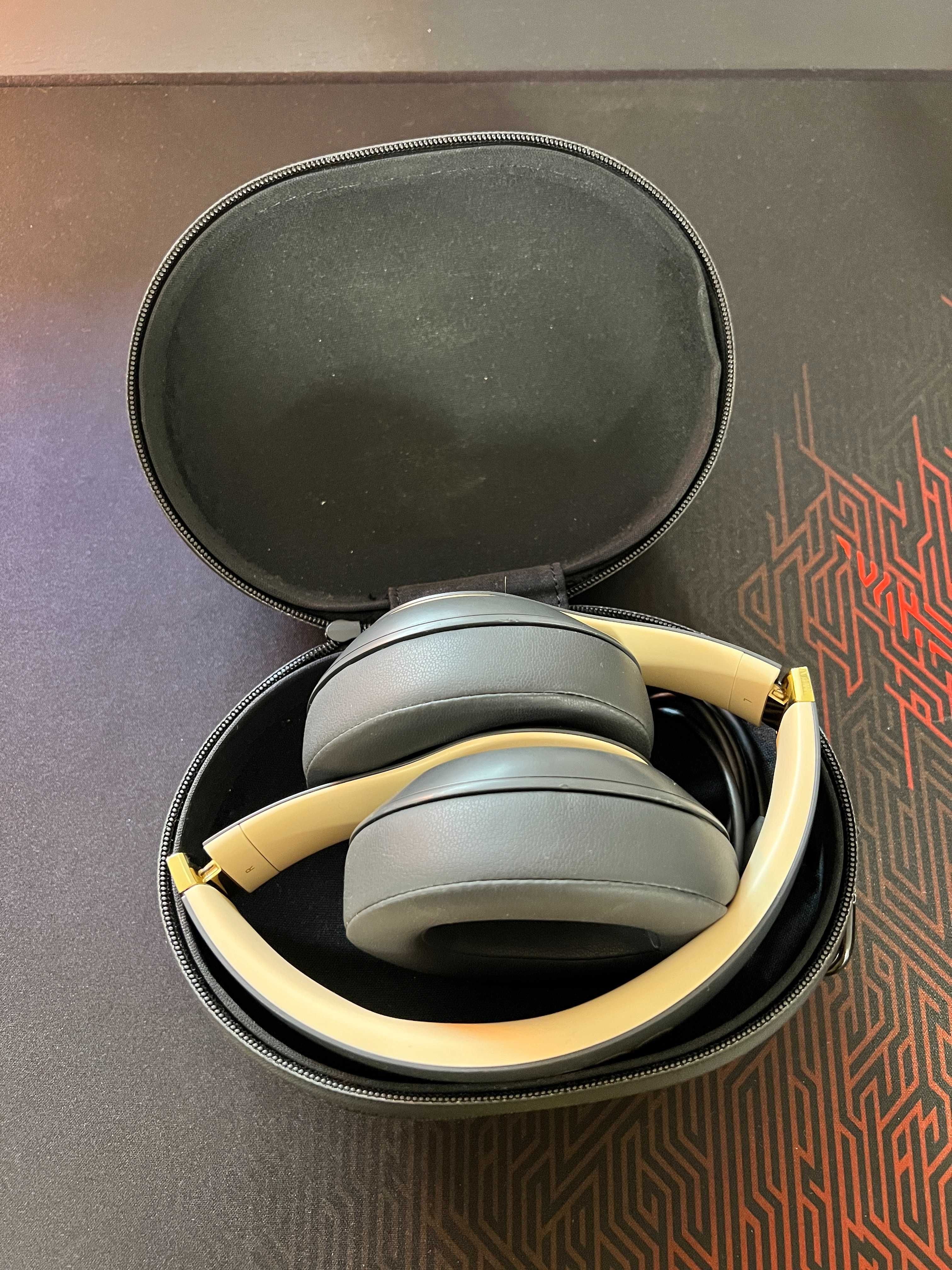 Beats Studio 3 - Skyline Cinzento e Dourado