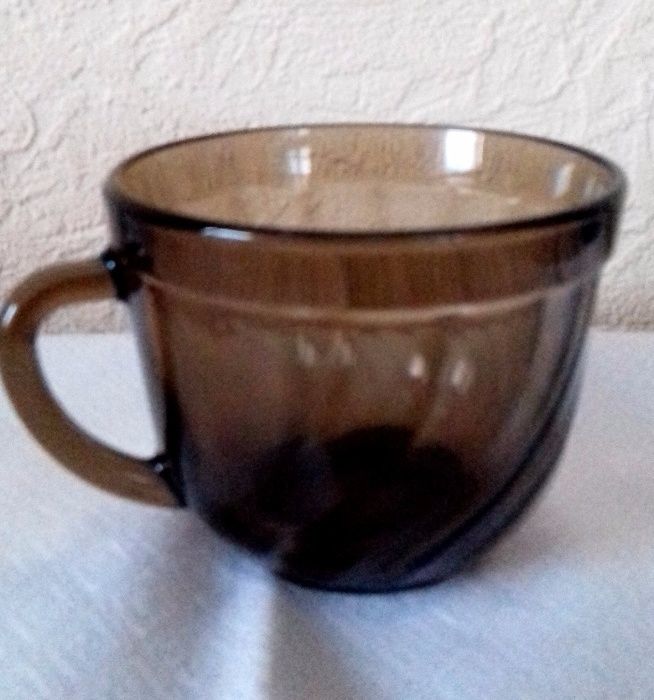 Чашка чайная из дымчатого закалённого стекла