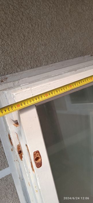 Вікна дерев'яні,б/уяк новістояли з внутрішньої сторони,в гараж,теплиця