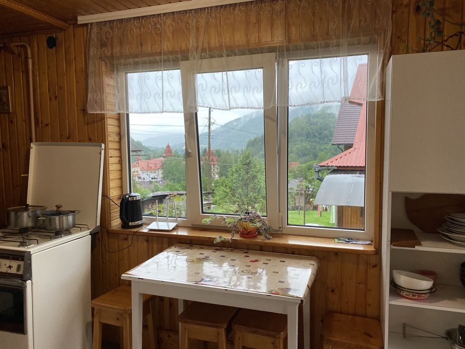 Яремче. Гостинний двір Під горою