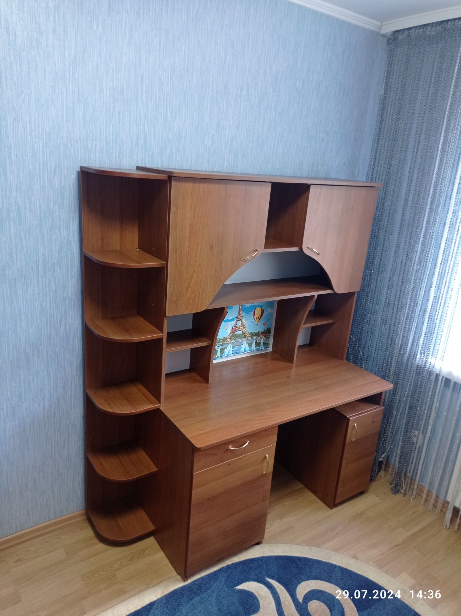 Робочий стіл-стінка